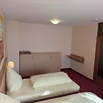 Stadthotel Отель 3*