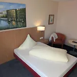 Stadthotel Szálloda 3*