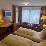 Stadthotel Отель Аугсбург