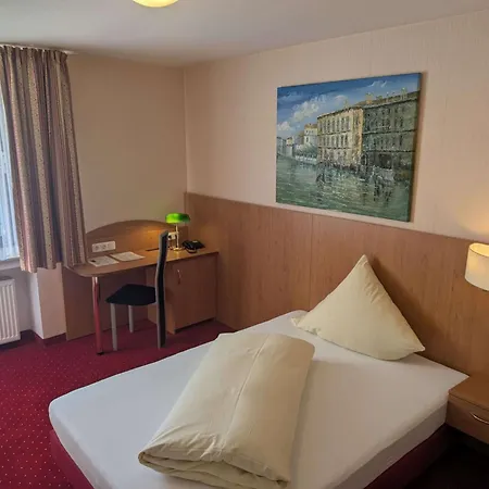 Stadthotel Szálloda 3*