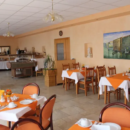 Stadthotel Szálloda 3*