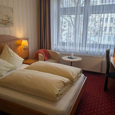 Stadthotel Hotel 3*